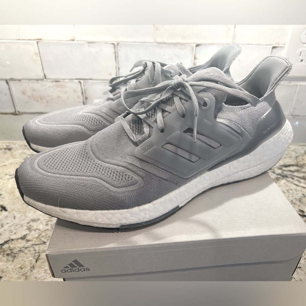 Adidas Ultra Boost 22s